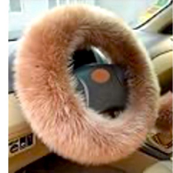 Brown soft fur steering wheel cover. Real. Fits standard steering wheel. NWOT - Picture 2 of 2